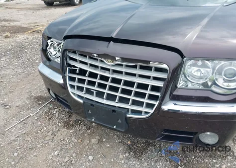 2005 Chrysler 300C z USA, uszkodzony, nr VIN 2C3JA63H05H541000